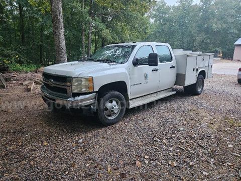 2009 Chevrolet Silverado 3500 HD 1-Ton Tool Bed Truck