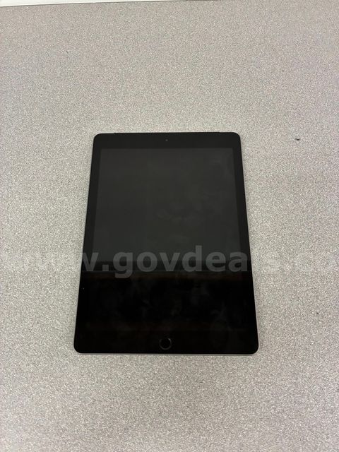 (1) Ipad
