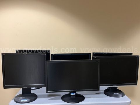 One Lot of (20) twenty ViewSonic Computer Monitors