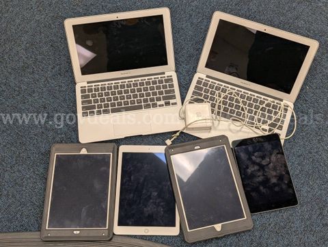 Lot of 4 Used Apple iPads and 2 Used MacBook