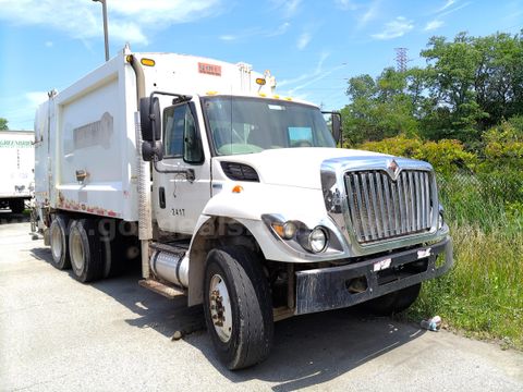 2014 International 7400 TRASH TRUCK