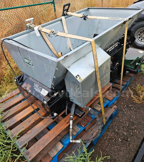 Turfco Widespin 1530TM Top Dresser