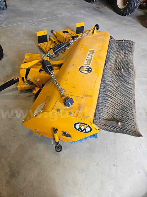 Walker H13, 47" Rotary Broom