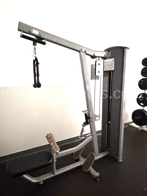 1 lat pull down machine (B)