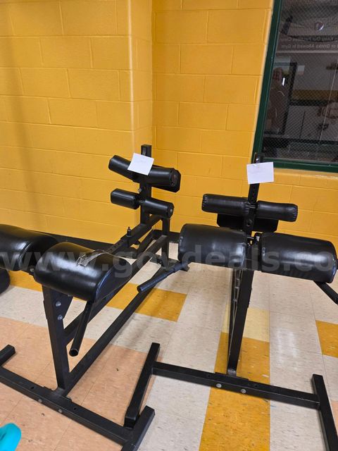 Leg lift machines