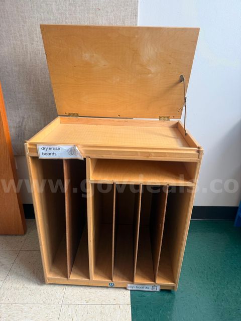 Wooden bookcase/easel