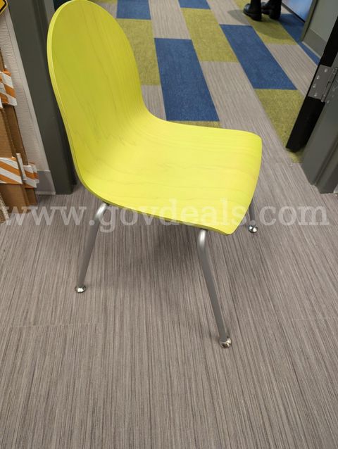 Lot of 8 Children's Chairs