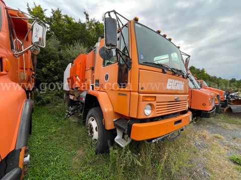 2004 Sterling SC8000