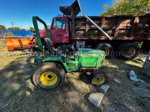 John Deere 755 Compact Utility Tractor with ROPS