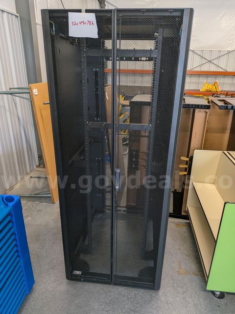 Rolling Server Rack 32 x 44 x 78h