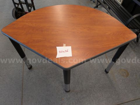 pie piece table 50x36