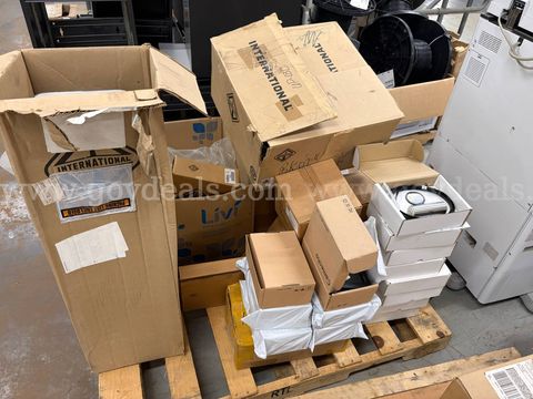 International Parts Lot