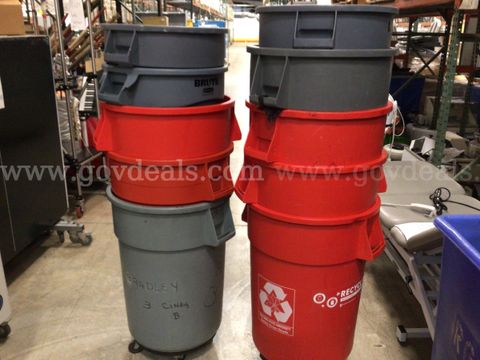 Lot of Ten (10) Rubbermaid Trash Cans