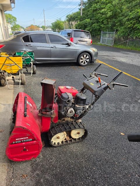 Honda Tracked Snowblower #1