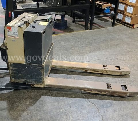Crown Pallet Jack
