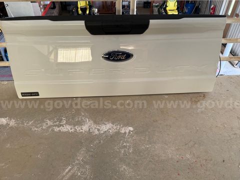2025 Ford F250 Tailgate with Harneses