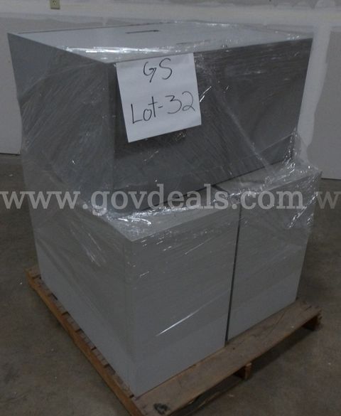 GS LOT 32 - 12 Metal File Cabinets