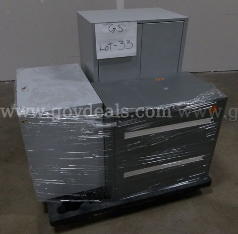 GS LOT 33 - 9 Metal Filing Cabinets