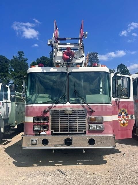 1996 Quint Fire Truck (Scrap Only / Non-Operational)