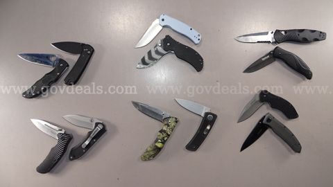 Knife Lot – Buck, Spyderco - Shipping Fee $13