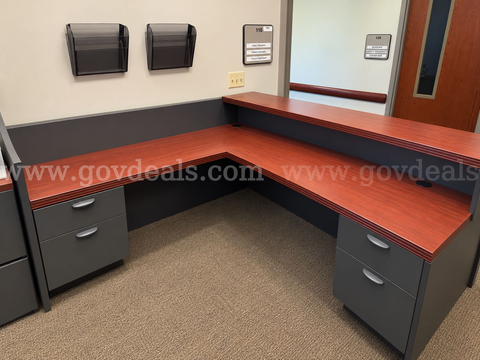 L-Shaped Reception / Office Workstation
