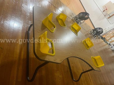 Group Baby Feeding Table