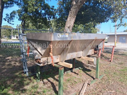 Henderson Salt & Sand Spreader