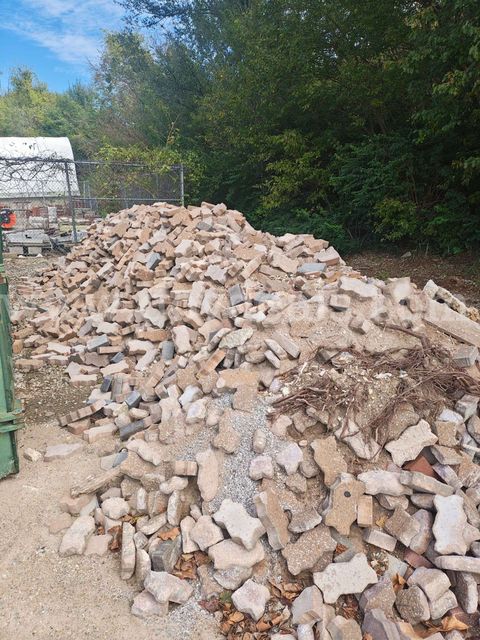 Large Bulk Lot of Interlocking Concrete Pavers