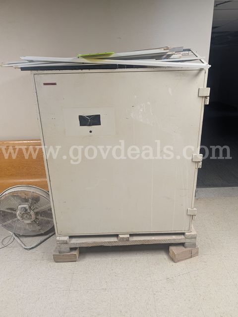 Gardall R5425 Heavy-Duty Safe – Approx. 4,000 Lbs. – Non-Operational