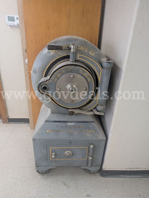 Mosler Manganese Steel Heavy-Duty Safe – Approx. 3,000 Lbs. – Non-Operational