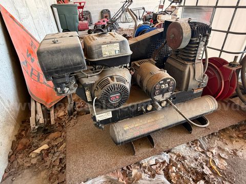 Mi-T-M Air Compressor w/ Honda GX390 Engine