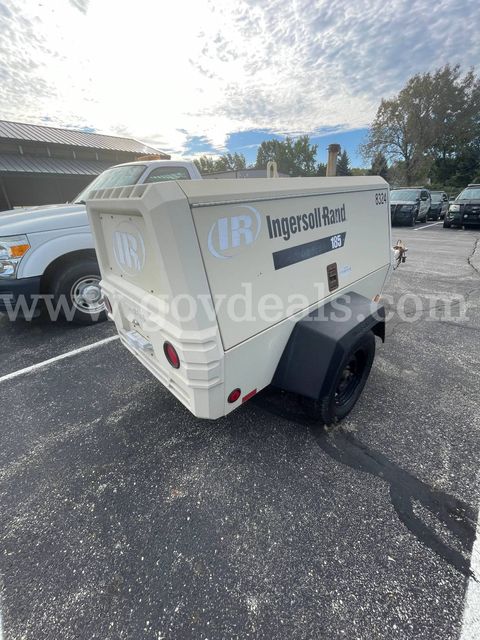 Ingersoll Rand 185 Tow-Behind Air Compressor