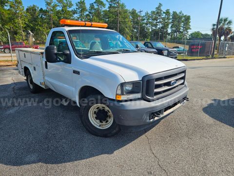 2004 Ford F-350 SD XL 2WD 2-DR, 5.4L V8