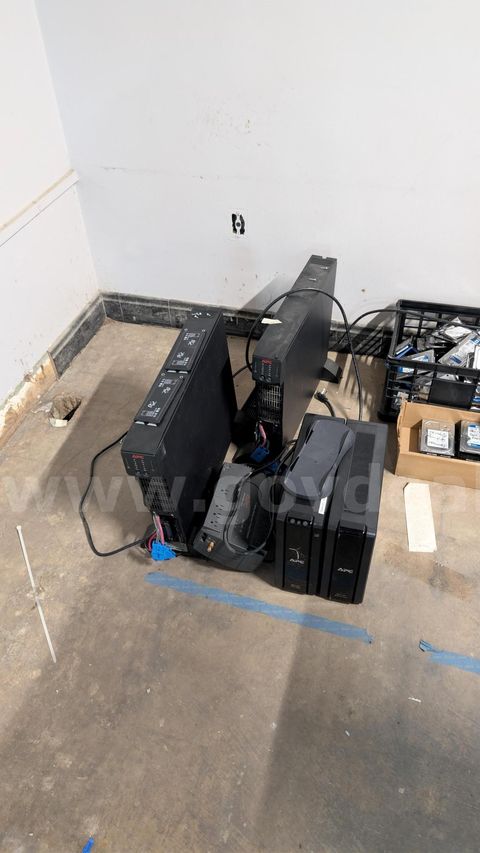 Lot of UPS's - computer equipment