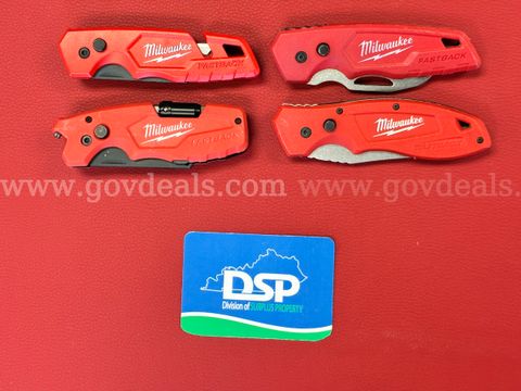 4 Milwaukee Fastback Utility Knives/PRE-OWNED/DS18820/100191/TSA