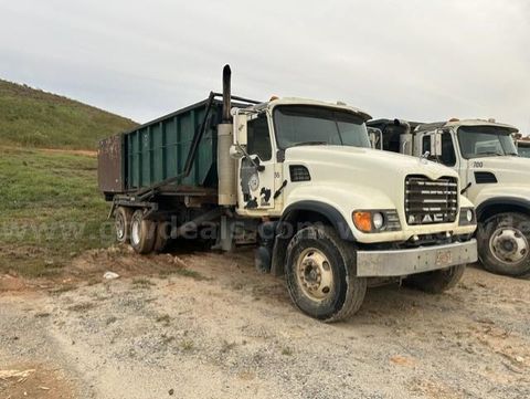 2005 Mack CV713 Roll Off Truck