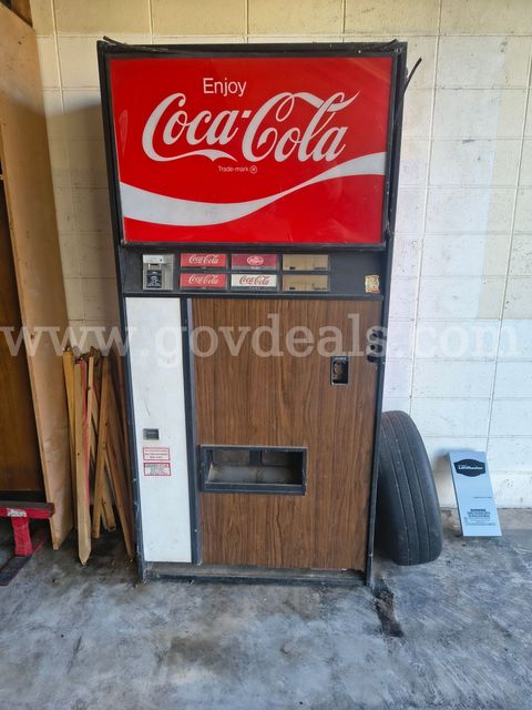 Coca Cola Drink Machine