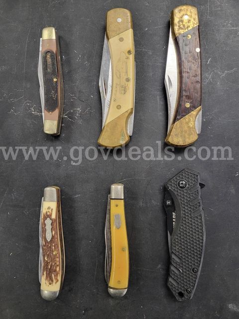 Assortment of Schrade knives