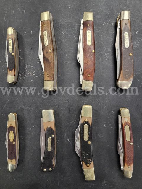 Assortment of Old Timer knives