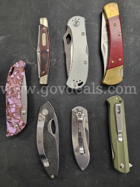 Assortment of Buck knives