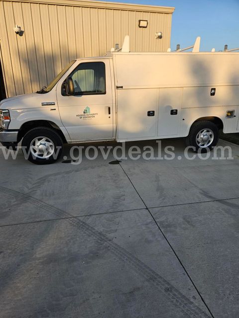 2019 Ford Econoline E350