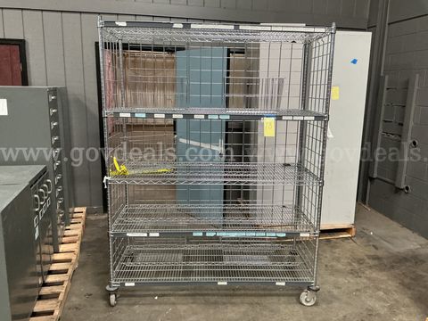Rolling Wire Rack.