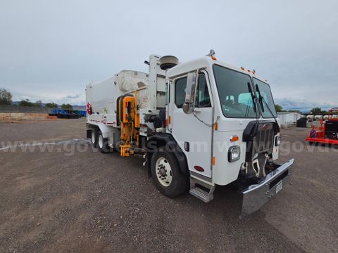 2020 Peterbilt 520