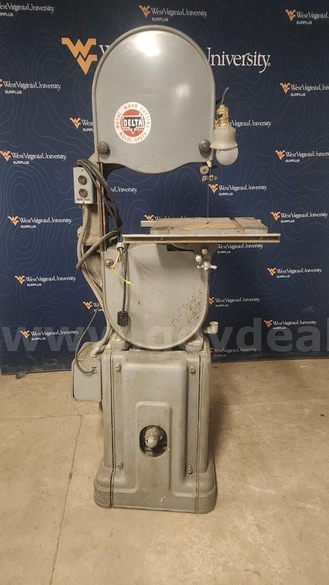 VIntage 14" DELTA / ROCKWELL Bandsaw with 1 H.P Motor w/Miter Gauge
