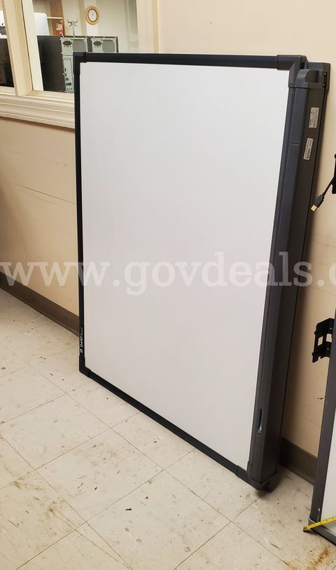 Lot of 2 SMART Boards