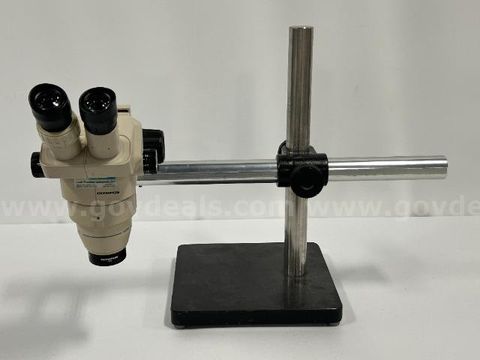 Olympus SZ30 Binocular Stereo Zoom Microscope