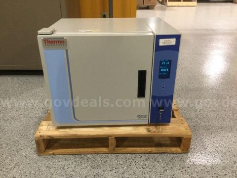 Thermo Scientific MIDI 40 Benchtop CO2 Incubator 3403