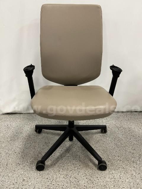 Herman Miller Verus Task Chair