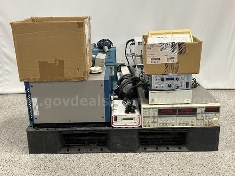 Lot of Laboratory Equipment