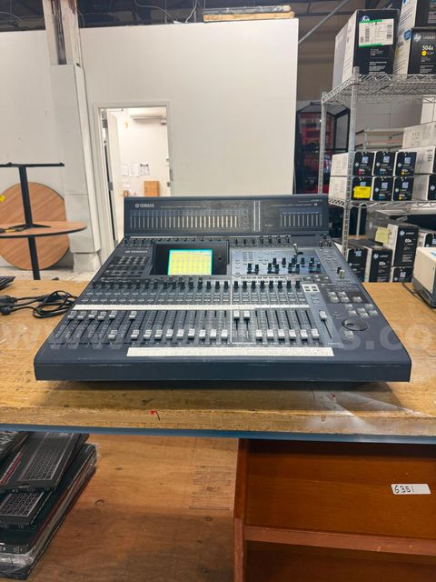 Yamaha 02R96 Digital Mixing Console